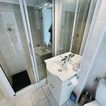 Renove Proche Avec Parking Privatif - Fr-1-723-124 Apartamento